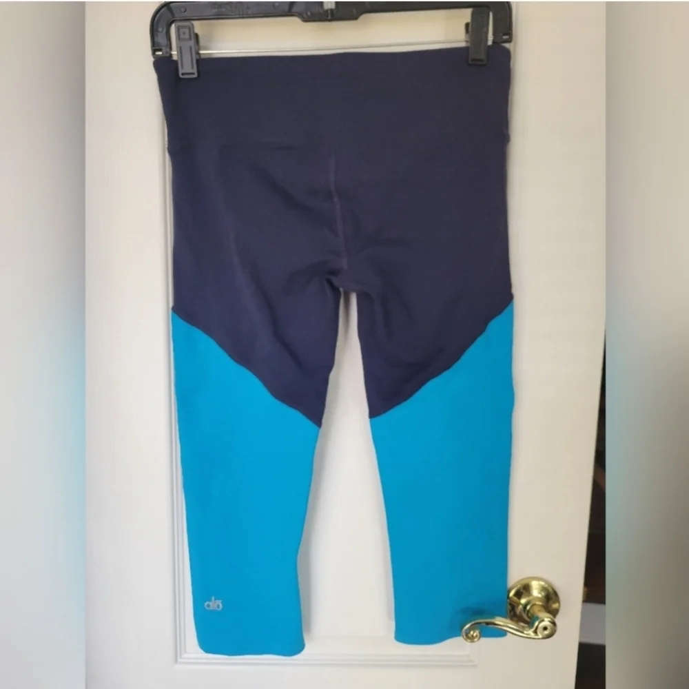 Alo Yoga Electra Colorblock Capri Leggings Navy Blue Teal Crop Size Medium